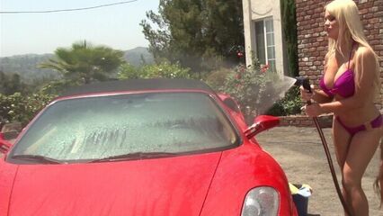 Грудастые Автомойщицы 2  / Big Boob Car Wash 2 (порнофильм с русским переводом)