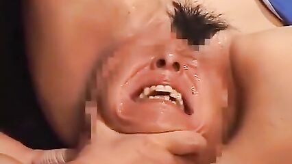 Нереально большая вагина - самая большая в мире! Влазит голова!!!