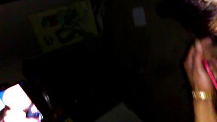 Превосходный минет в исполнении молодой азиатки