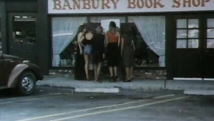 Полнометражное порно Табу 7: Дикое и Невинное (1989)