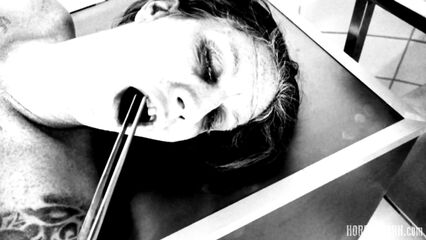 Порно ужасы на ночь: злоупотребление служебным положением