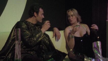 Зверь из космоса — эротическое кино, фантастика, треш