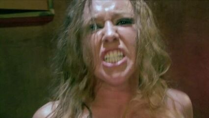 Порно фильмы: Шлюха внутри меня, с русским переводом