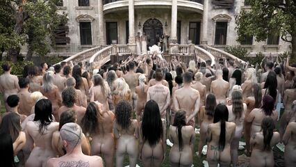 Извращенная семейка: Шокирующий вагинальный сквирт